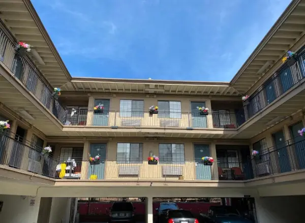 Westwind Lodge 9
