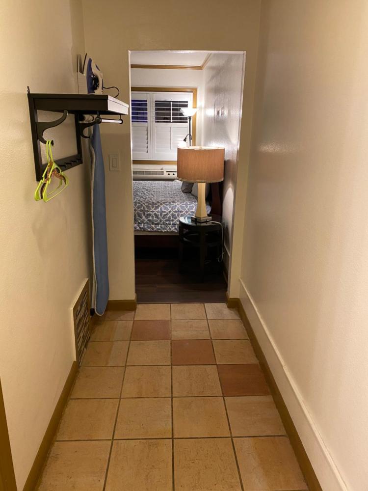 King Room at Westwind Lodge, photo 3